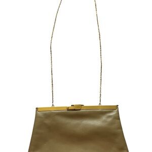 Elegant Tan Leather Shoulder Bag